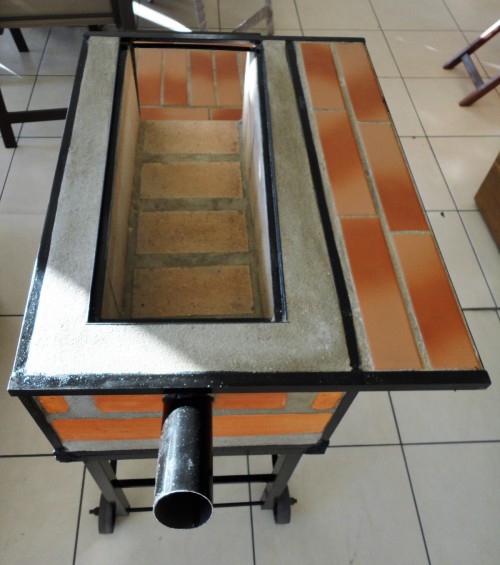 Fogão a lenha portátil com tijolo refratário e cerâmica